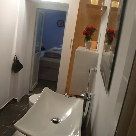 Sonja's Nest Apartment